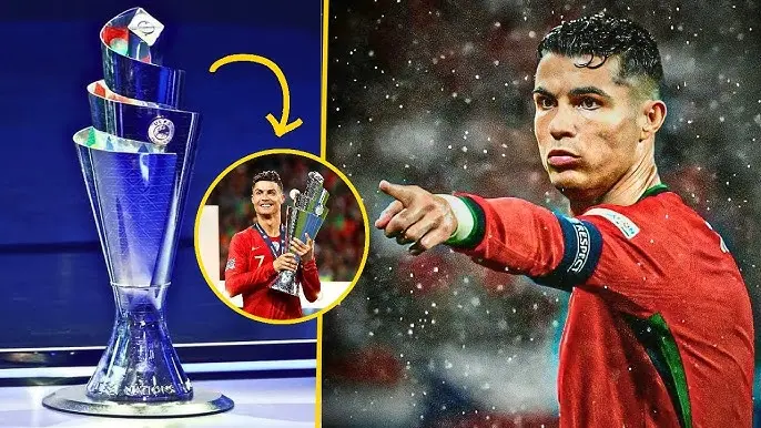 cristiano ronaldo señalando el trofeo