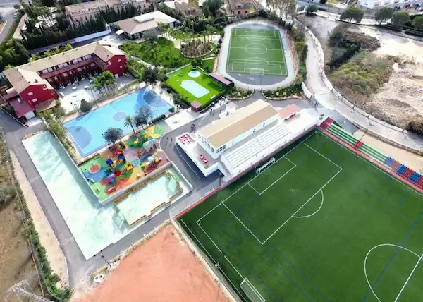 Cómo implementar infraestructura moderna en espacios deportivos