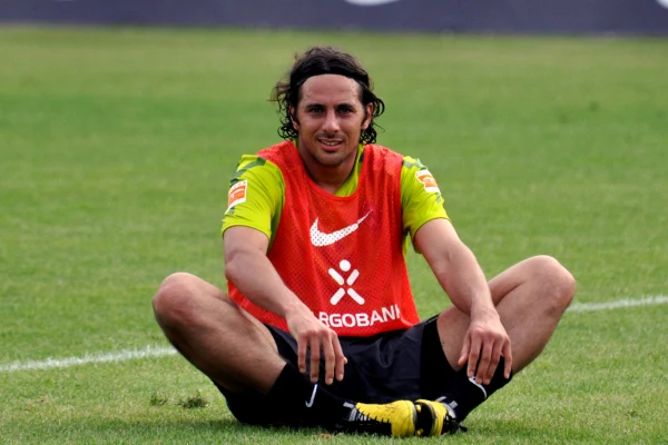 Claudio Pizarro durante un entrenamiento en 2010