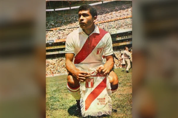 Héctor Chumpitaz con la camiseta de Perú en el Mundial de México 1970