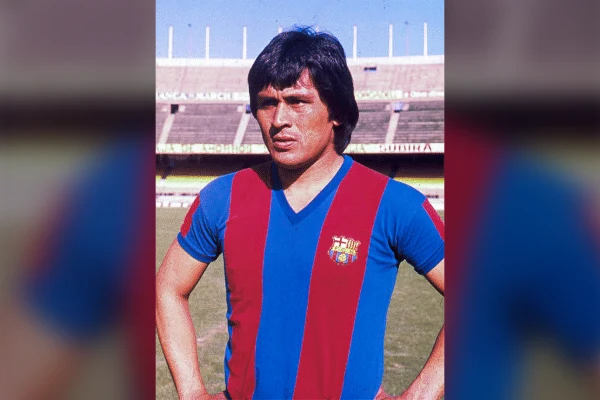 Hugo Sotil con la camiseta del FC Barcelona