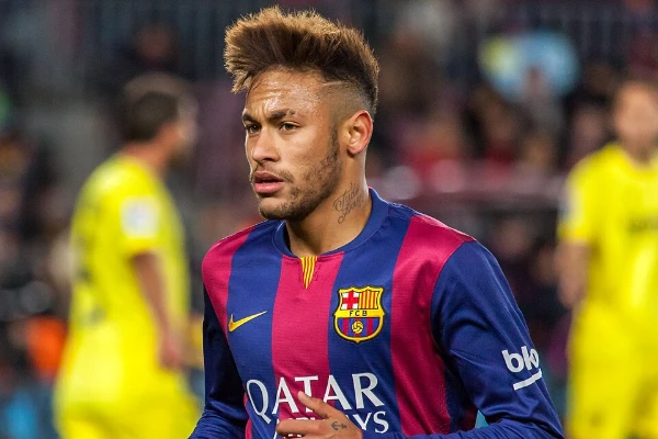 Neymar con la camiseta del Barcelona en 2015, dos años antes de su salida al PSG